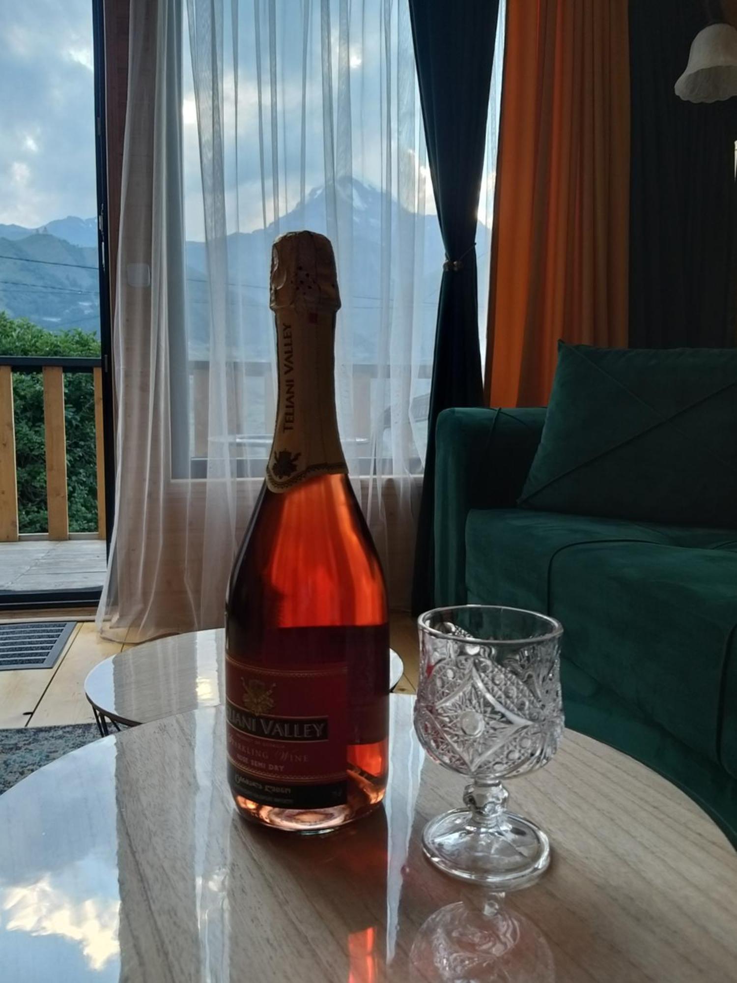Emotion Kazbegi Apartment Екстериор снимка